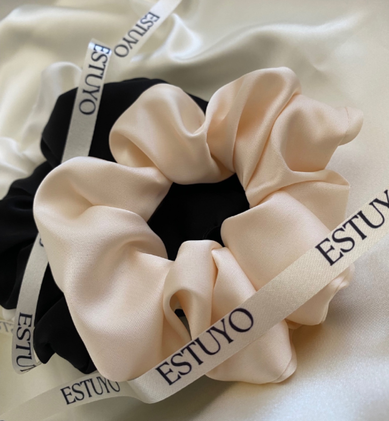 Scrunchie z wstążką Estuyo