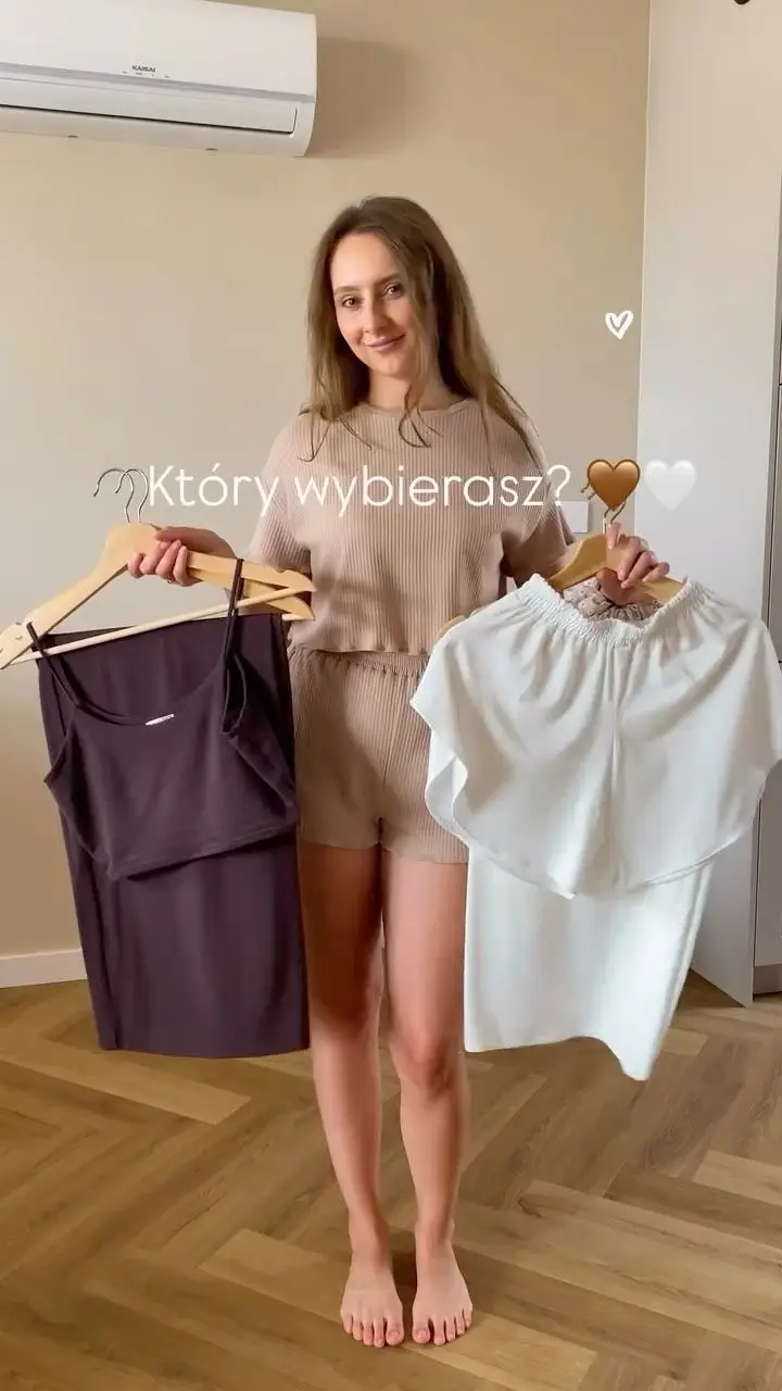 Czekoladowy czy biały? 🤎🤍
Jestem bardzo ciekawa, który wybrałybyście dla siebie. 👀
Nasze bestsellerowe komplety z wiskozy to połączenie wygody i ponadczasowego kroju. Są miękkie, przyjemne dla skóry i sprawdzają się nie tylko do spania, ale też podczas spokojnych poranków czy leniwych dni w domu.
✨ Sama wybierasz długość spodni.
✨ Miękka, elastyczna wiskoza.
✨ Dostępne w rozmiarach XS/S i M/L.
Komfort, spokój i odrobina luksusu na co dzień. To właśnie poczujesz z Estuyo. 🤍
Daj znać w komentarzu – 🤎 czy 🤍?
#estuyo #piżama #homewear #wiskoza #piżamadamska